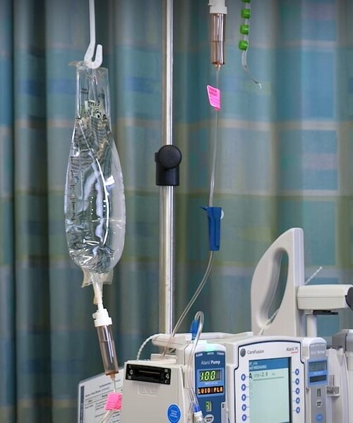 Капельница и медтехника